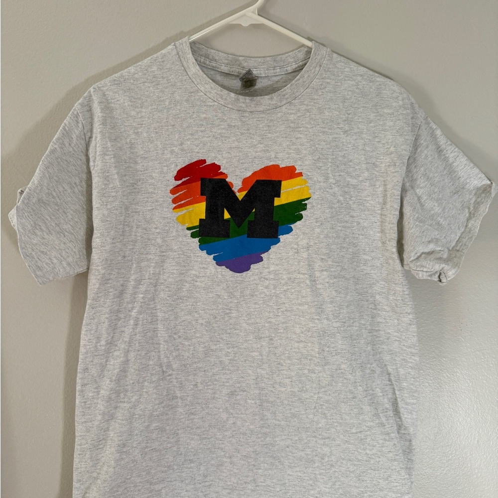 Gildan Gray T-Shirt with Rainbow Heart Graphic University of Michigan